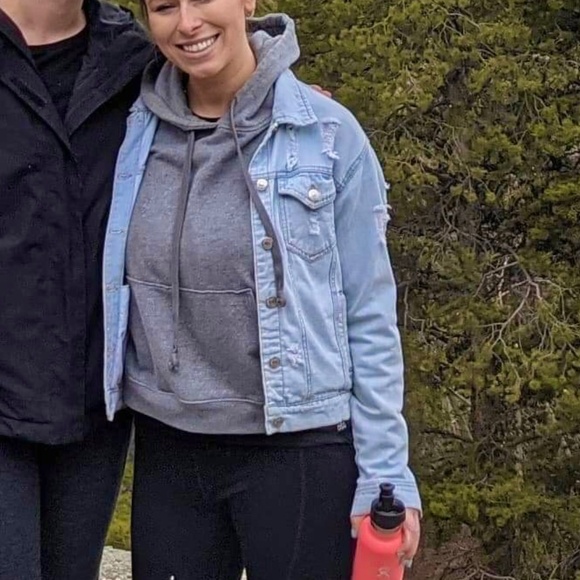 Forever 21 Ripped Light Wash Cropped Jean Jacket - Picture 6 of 9